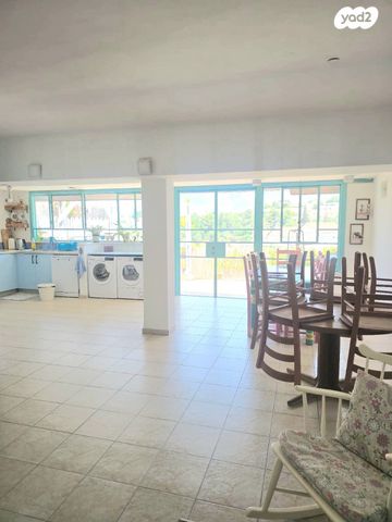 דו משפחתי, אלפי מנשה