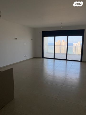 דירה, אמנון ליפקין שחק 1, נוף הטיילת, נתניה