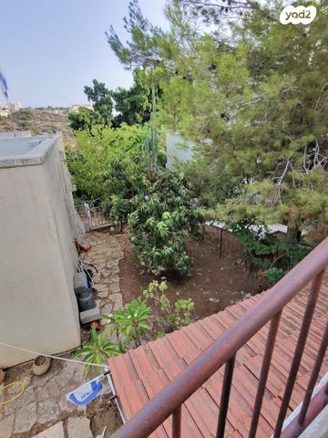 דו משפחתי, שגיא, אלפי מנשה