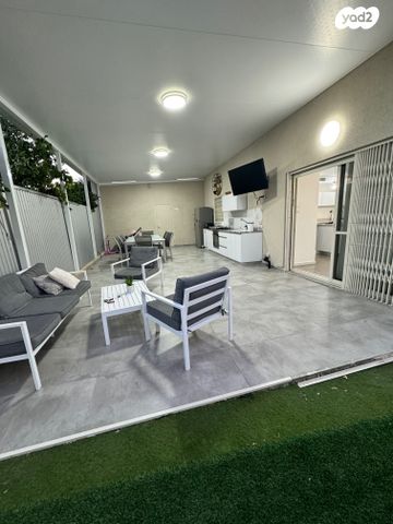 דו משפחתי, עכו