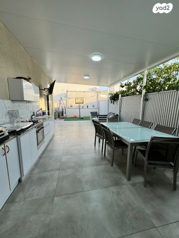 דו משפחתי, עכו