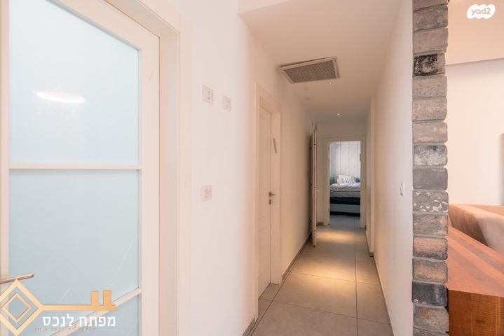 גג/ פנטהאוז, קטיף, נתיבות מערב, נתיבות