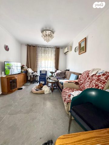 דירה, שדרות דוד המלך, גני רבין, אור עקיבא