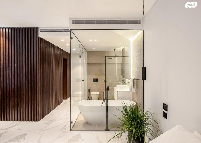 דירה, החשמונאים 100, גני שרונה, קרית הממשלה, תל אביב יפו