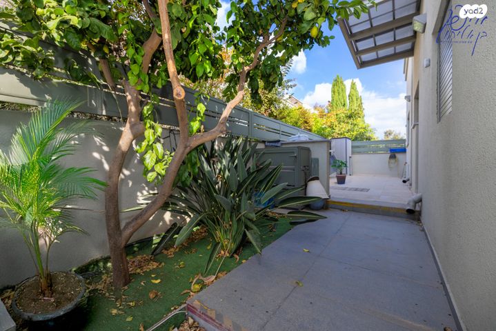 דו משפחתי, צבי מילר, נחלת יהודה, ראשון לציון