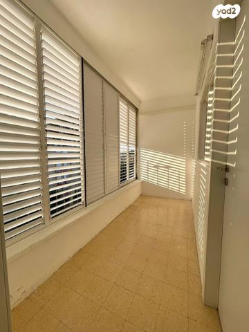 דירה, שדרות דגניה 11, קרית חיים מערבית, חיפה