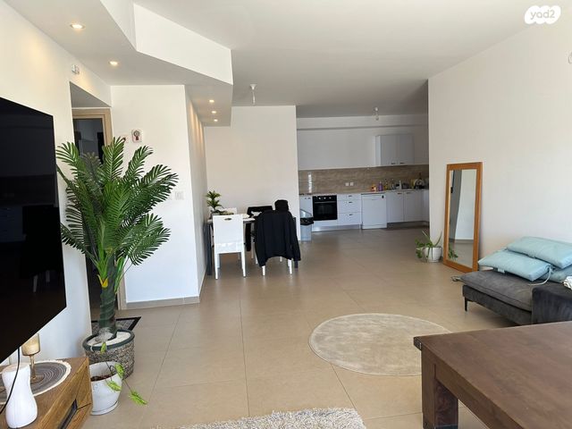 דירה, מעו"ף, חריש