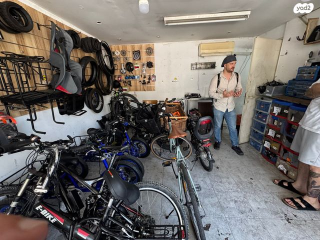 חנויות/ שטח מסחרי