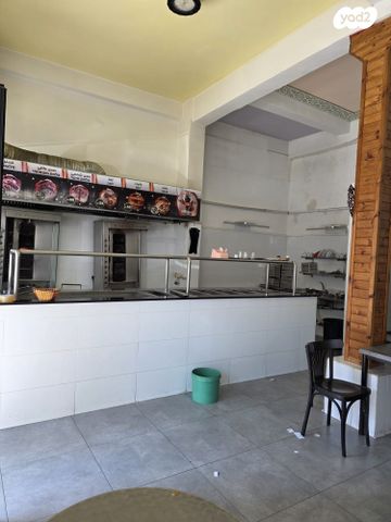 חנויות/ שטח מסחרי