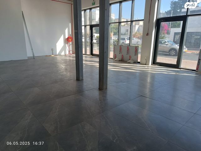 חנויות/ שטח מסחרי, שדרות אח"י אילת, קרית חיים מזרחית, חיפה