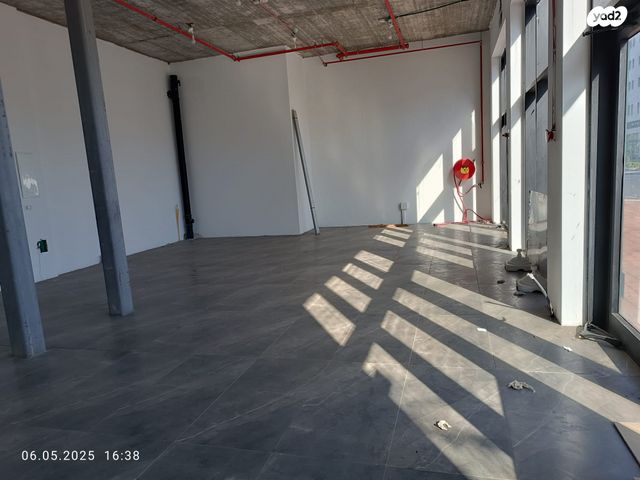 חנויות/ שטח מסחרי, שדרות אח"י אילת, קרית חיים מזרחית, חיפה