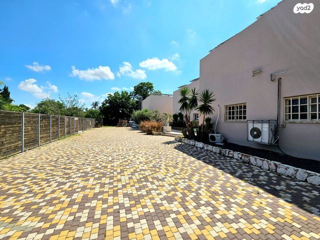 מחסנים, גנות