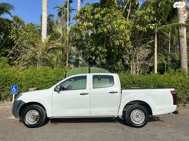 איסוזו די-מקס