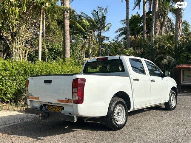 איסוזו די-מקס