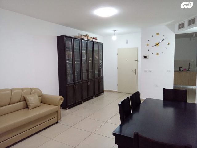 דירה, שמעון פרס 1, המחנה הצבאי, קרית מלאכי