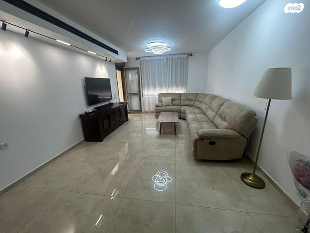 אורי צבי גרינברג 25