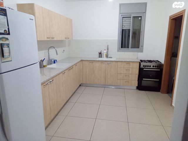 דירה, שמעון פרס 1, המחנה הצבאי, קרית מלאכי