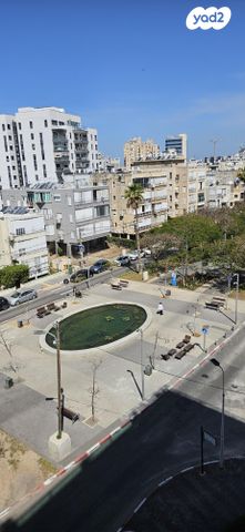 דירה, שדרות העצמאות 42, לב העיר, בת ים