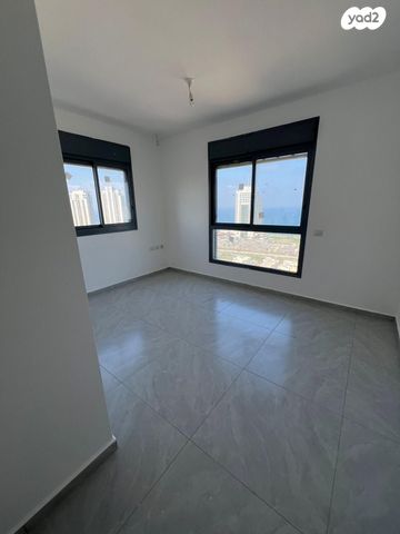 דירה, שדרות בן אב"י 24, נוף הטיילת, נתניה