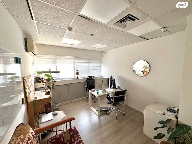 משרדים, דרך מנחם בגין 42, בורסה, רמת גן