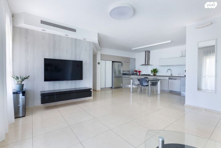 שדרות האלונים 1