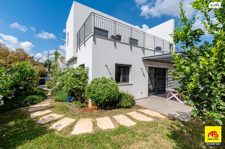 דו משפחתי, הדרים, מרכז פרדס חנה, פרדס חנה כרכור