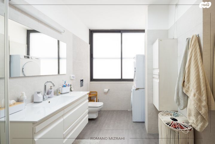 דירה, הרב הרצוג 7, תל גנים, גבעתיים