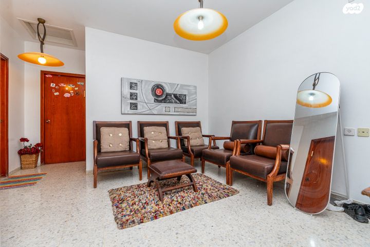 דו משפחתי, יצחק רבין 29, ניסן, חדרה