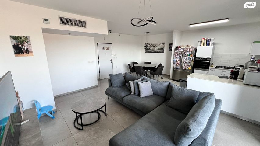 דירה, יעקב דורי, נאות שמיר, רמלה