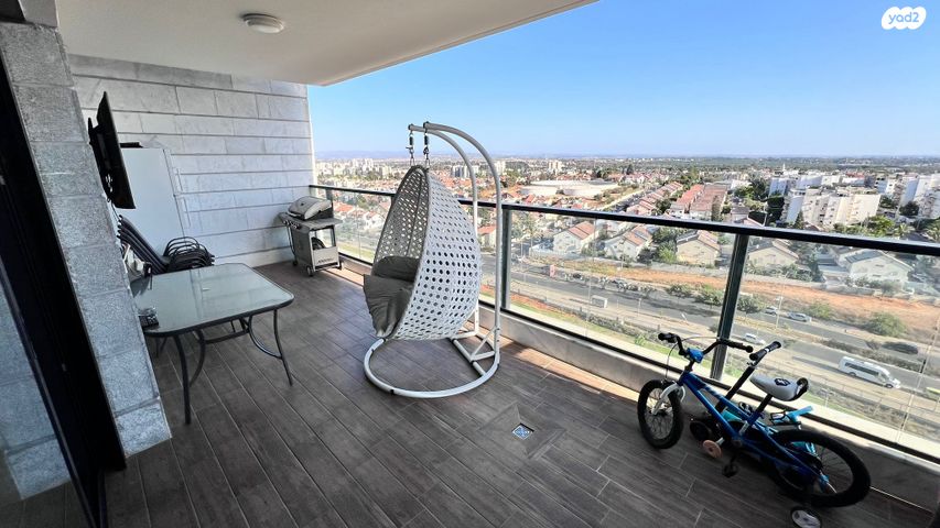 דירה, יעקב דורי, נאות שמיר, רמלה