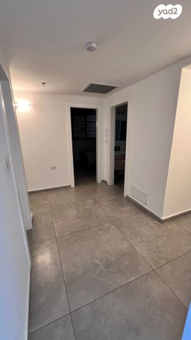 דירה, יעקב דורי, נאות שמיר, רמלה