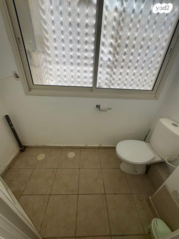 דירה, יצחק שדה, בת ים