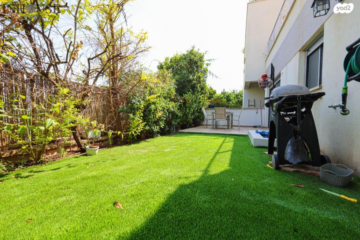 דירת גן, תל מונד