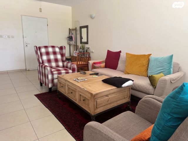 דירה, קרית הפרחים - 2005, רעננה