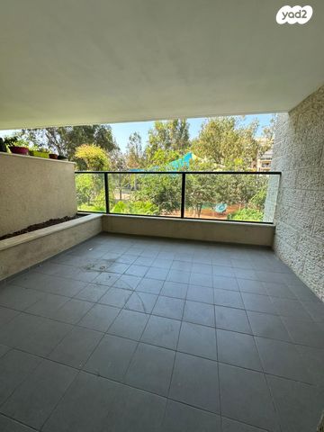 דירה, עפרה חזה 25, משכנות האומנים, קרית מוצקין