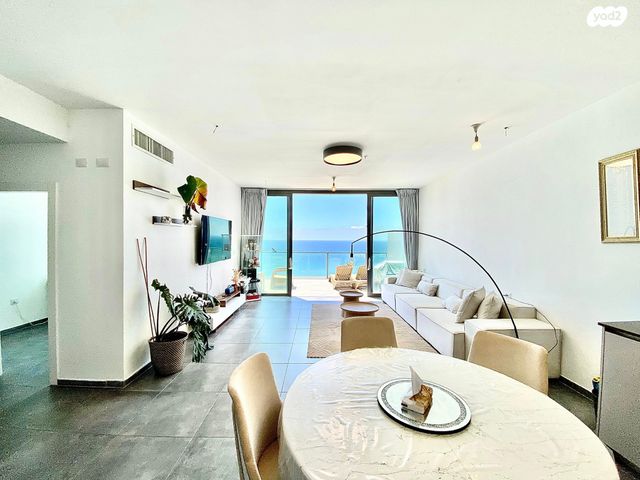 דירה, שדרות רחבעם זאבי 15, גבעת אולגה, חדרה