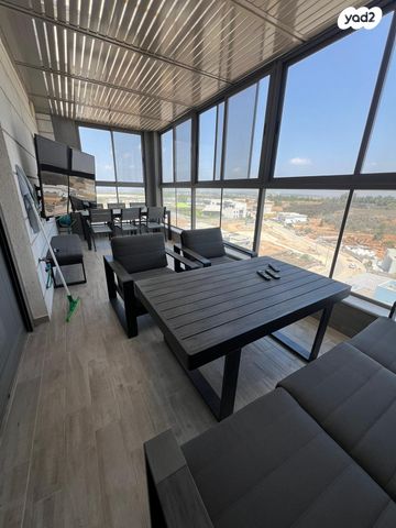 גג/ פנטהאוז, נתיבות