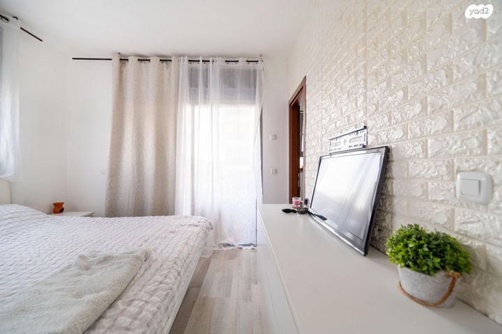 דירה, מרדכי בן דרור, פתח תקווה