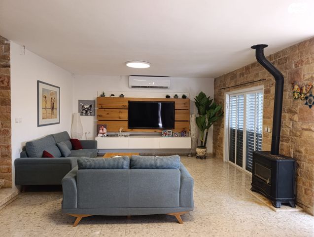 בית פרטי/ קוטג', בית אריה / עופרים