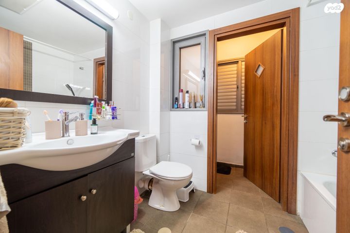 דירה, מרדכי בן דרור, פתח תקווה