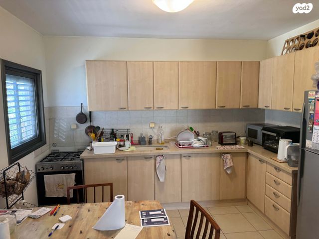 דירה, קרית הפרחים - 2005, רעננה