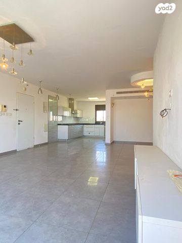 אהוד מנור 12