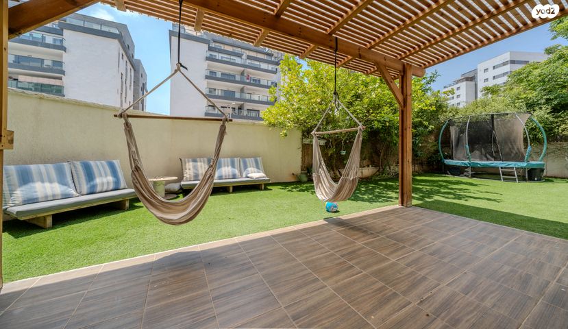 דירת גן, לוטם 16, הפרחים, חריש