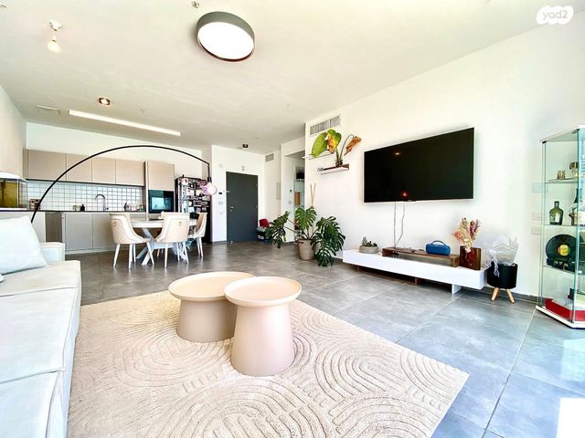 דירה, שדרות רחבעם זאבי 15, גבעת אולגה, חדרה