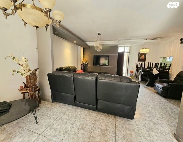 דירת גן, א. טווינה, נווה יהונתן, רמלה