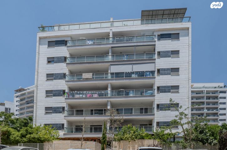 דירת גן, לוטם 16, הפרחים, חריש