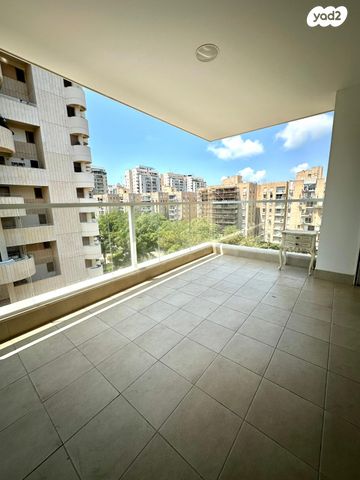 יחיאל דב דרזנר 