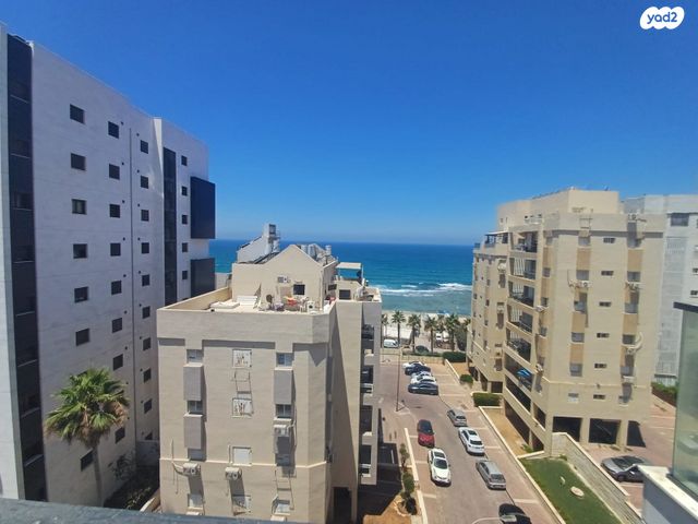 גג/ פנטהאוז, הרצל, הגבול רוטשילד, בת ים