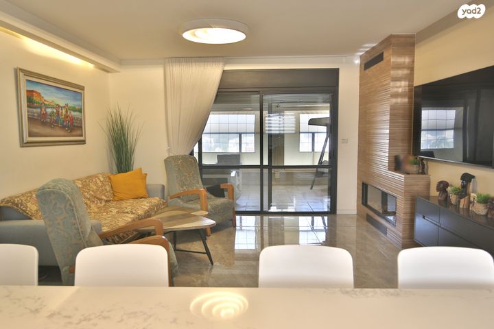 גג/ פנטהאוז, הערמונים 8, קרית אתא