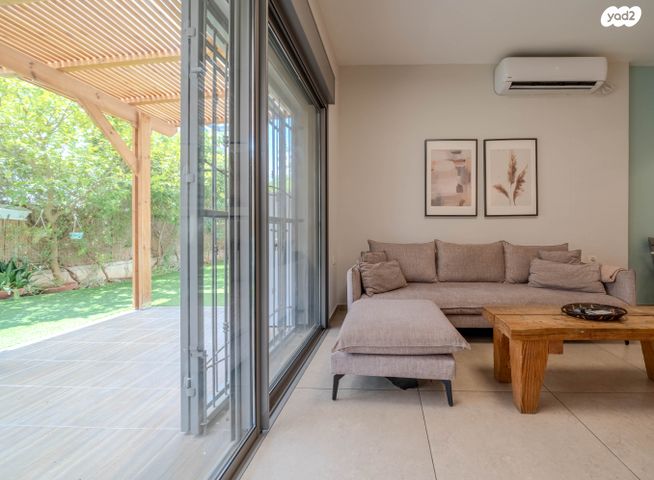 דירת גן, לוטם 16, הפרחים, חריש